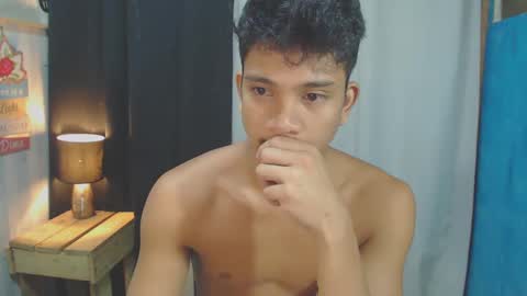 sweet_guyxx online show from January 28, 3:46 pm