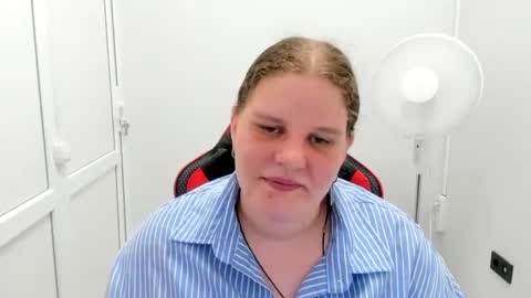 Karla online show from August 5, 3:20 pm