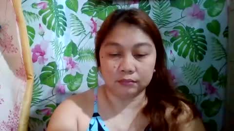 sweet_kayley online show from December 12, 4:37 am
