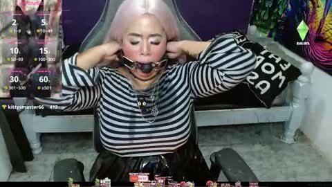 Snapshot of sweet_kitty66 chatting on September 21, 12:14 am elizabeth grey online show from September 21, 12:14 am