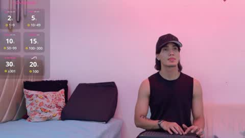 Mia online show from June 11, 12:03 pm