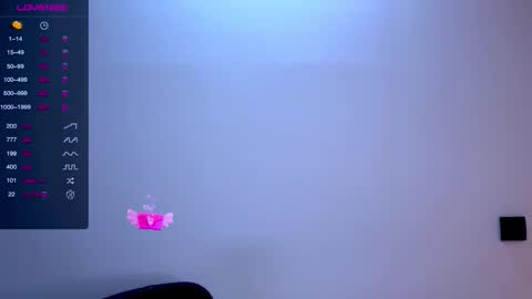Snapshot of sweet_mia_91 chatting on September 24, 12:01 pm Mia online show from September 24, 12:01 pm