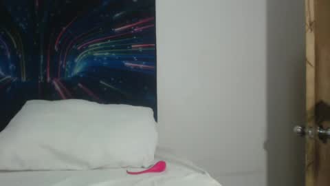 sweet_miamia online show from September 22, 11:42 pm