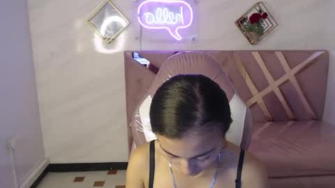 Live 300pm 900pm COLOMBIAN HOUR online show from February 10, 8:00 pm