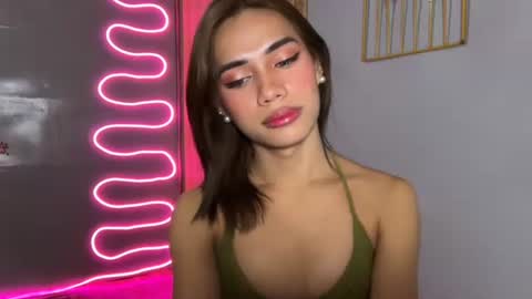 sweet_nikki03 online show from April 18, 8:20 pm