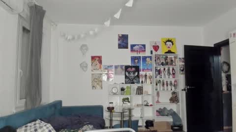 kira online show from December 15, 8:38 pm