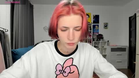 kira online show from March 22, 6:34 pm