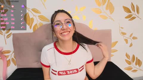 Snapshot of sweet_sammy_7 chatting on February 4, 3:33 am Sammy Lauren online show from February 4, 3:33 am