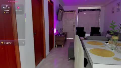 Sara online show from April 6, 3:13 pm