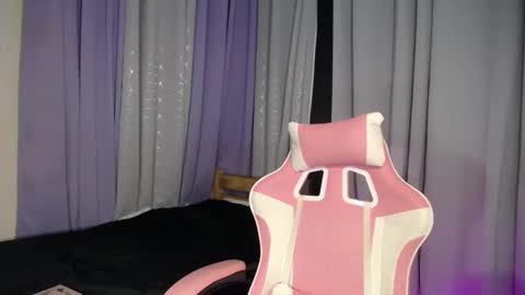 Snapshot of sweet_trishaxx chatting on February 20, 8:58 pm Trisha online show from February 20, 8:58 pm