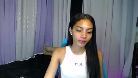 Snapshot of sweet_trishaxx chatting on February 28, 10:06 pm Trisha online show from February 28, 10:06 pm