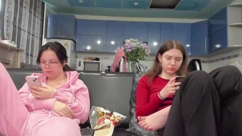 sweet_violetti online show from March 11, 2:40 pm