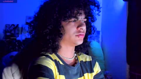 Steven independent model online show from March 9, 4:16 am