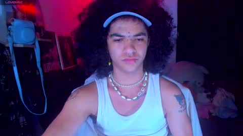 Steven independent model online show from February 28, 7:05 am