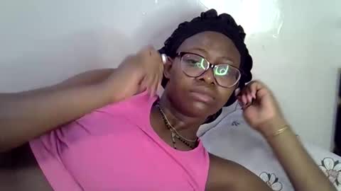 sweet_zarah online show from May 14, 2:32 am