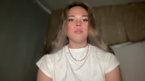 Snapshot of sweetalexa19 chatting on September 17, 10:08 am alexa your one and only queen online show from September 17, 10:08 am