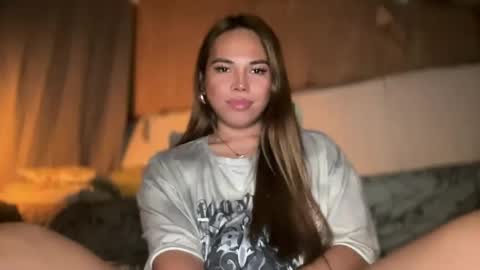 Snapshot of sweetalexa19 chatting on January 1, 2:31 pm alexa your one and only queen online show from January 1, 2:31 pm