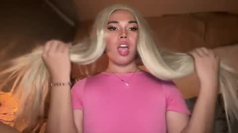 Snapshot of sweetalexa19 chatting on December 30, 5:12 pm alexa your one and only queen online show from December 30, 5:12 pm