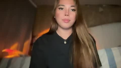 Snapshot of sweetalexa19 chatting on December 16, 4:02 am alexa your one and only queen online show from December 16, 4:02 am