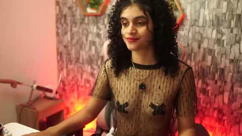 Salom independent model online show from April 17, 11:07 pm