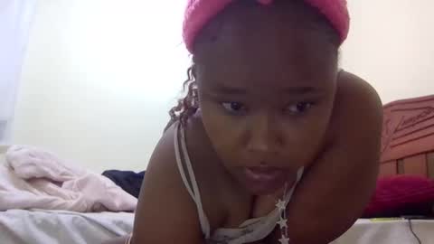 sweetbrwntit online show from October 31, 3:40 am