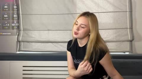 U can call me Stella online show from February 28, 10:41 am