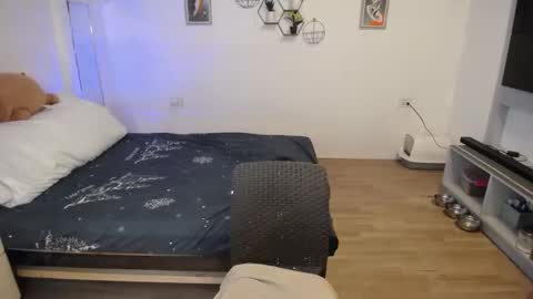 Snapshot of sweetcuteangel chatting on January 30, 4:27 am angel 3 online show from January 30, 4:27 am