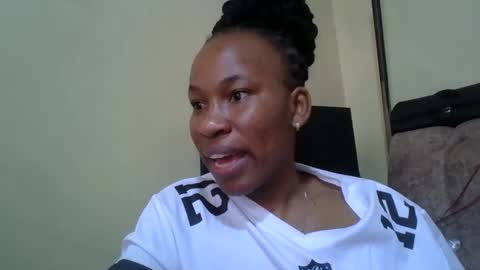 sweetdiva2012 online show from October 15, 8:04 am