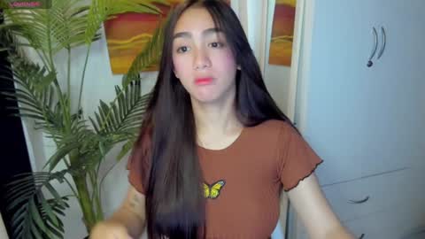 Snapshot of sweetestmallow chatting on January 4, 12:27 am mallow online show from January 4, 12:27 am