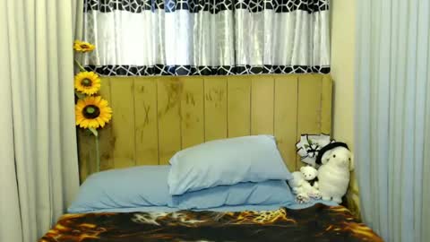 sweetgirl_daphne online show from June 20, 6:30 am