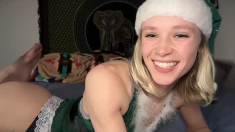 Snapshot of sweetgracee chatting on December 20, 10:05 am sweetgracee online show from December 20, 10:05 am