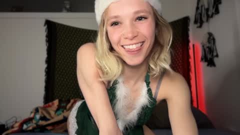 Snapshot of sweetgracee chatting on December 20, 7:01 am sweetgracee online show from December 20, 7:01 am