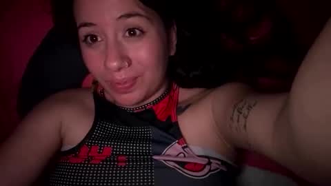 Ana Mara  i cant Make noise My family is here  online show from April 29, 5:34 am
