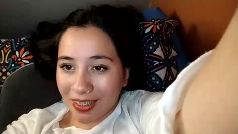 Ana Mara  i cant Make noise My family is here  online show from January 13, 5:15 am