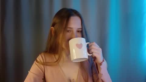 Annie online show from October 29, 8:53 pm