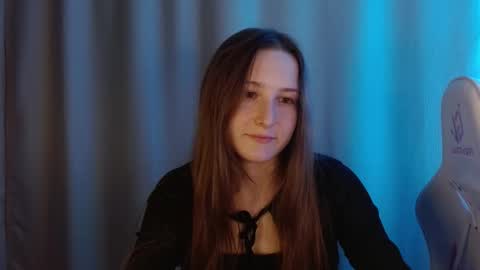 Annie online show from March 10, 9:18 pm