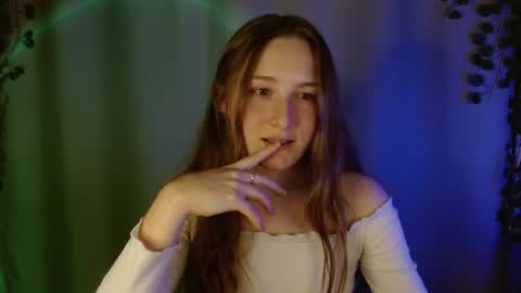 Annie online show from September 26, 8:06 pm