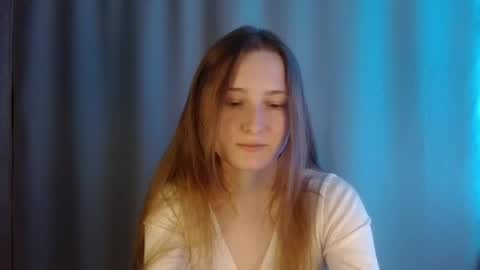 Annie online show from May 13, 9:13 pm