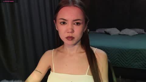 sweetieee_kira online show from April 23, 3:14 am