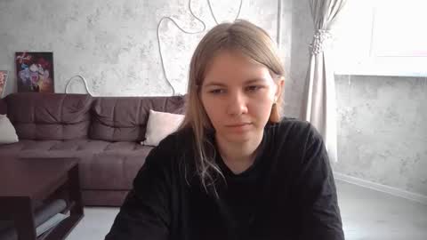 SweetieeFox online show from September 12, 6:48 am