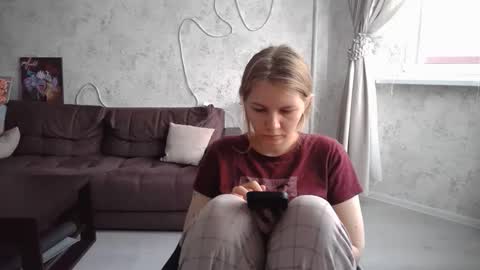 SweetieeFox online show from September 11, 6:25 am