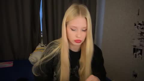 sweetie Lisa3 online show from January 8, 11:10 am