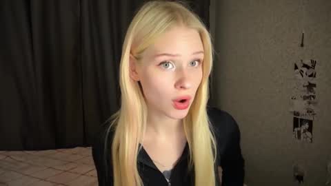 sweetie Lisa3 online show from January 3, 2:30 pm