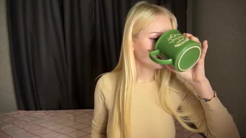 sweetie Lisa3 online show from January 3, 4:44 am