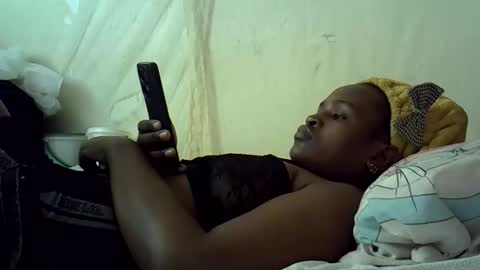 sweetielonglips online show from February 20, 8:05 am