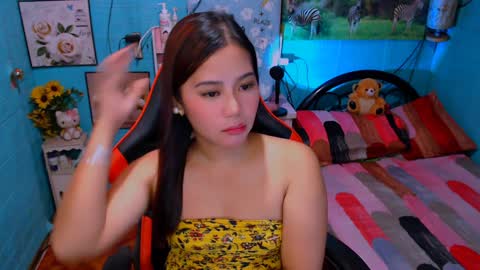 Nicole online show from January 16, 4:28 pm