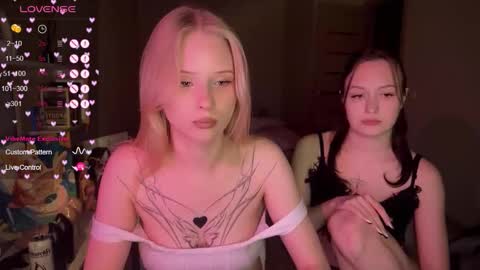Eva and Lisa online show from September 19, 6:22 pm