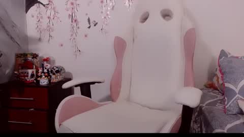 karen online show from April 12, 3:49 pm