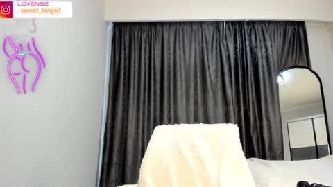 sweetlipsy online show from October 3, 6:21 am