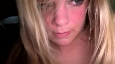 Snapshot of sweetlisa92 chatting on October 26, 12:28 pm Lisa  online show from October 26, 12:28 pm